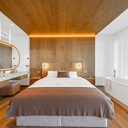 Modern In Prestigious El Higueron Апартаменти *