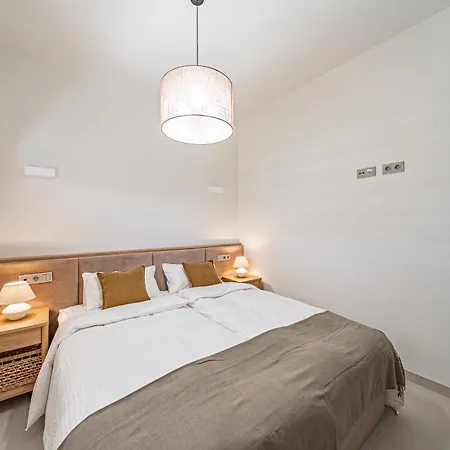 Modern In Prestigious El Higueron *