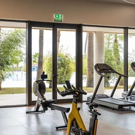 Modern In Prestigious El Higueron Фуенхірола