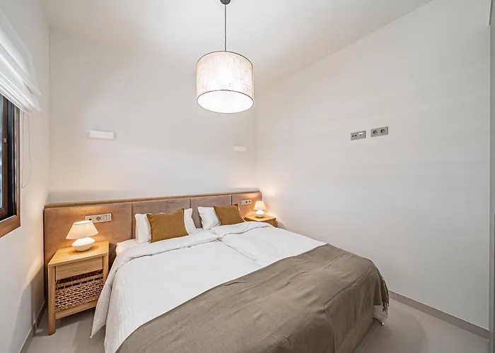 Modern In Prestigious El Higueron *