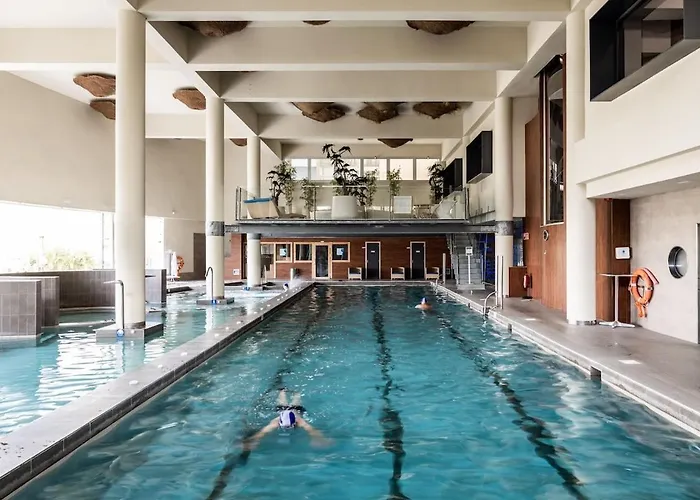 Modern In Prestigious El Higueron דירה פואנגירולה