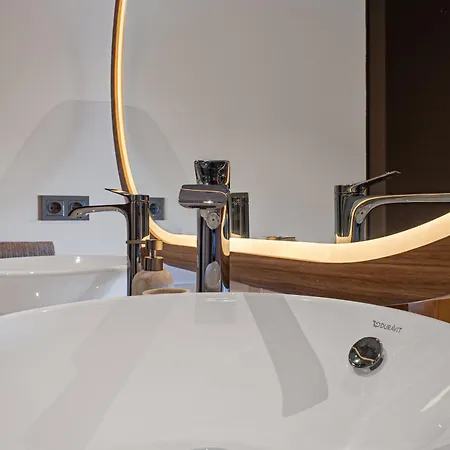 Apartamento Modern In Prestigious El Higueron