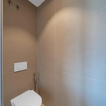 Modern In Prestigious El Higueron Apartment