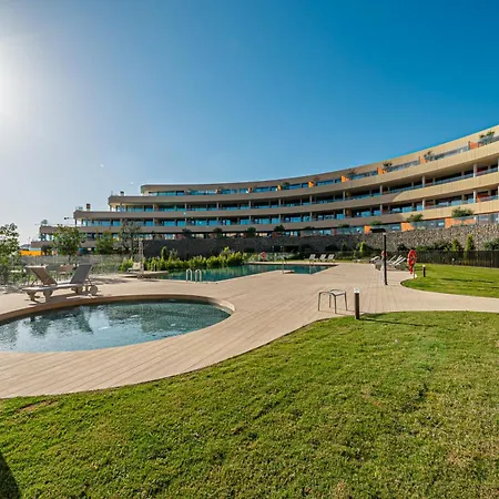 Modern In Prestigious El Higueron Apartment