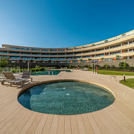 Modern In Prestigious El Higueron Apartment Fuengirola