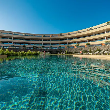 Apartment Modern In Prestigious El Higueron Fuengirola
