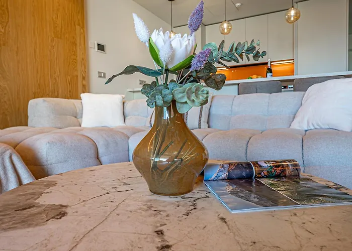 Apartament Modern In Prestigious El Higueron Fuengirola