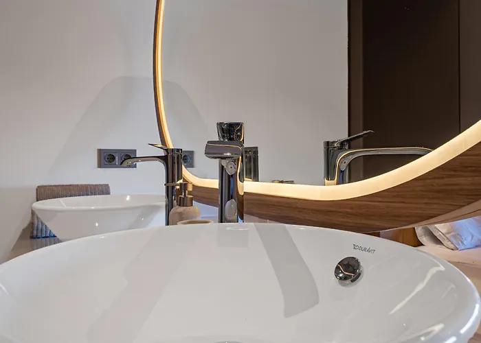 Apartament Modern In Prestigious El Higueron