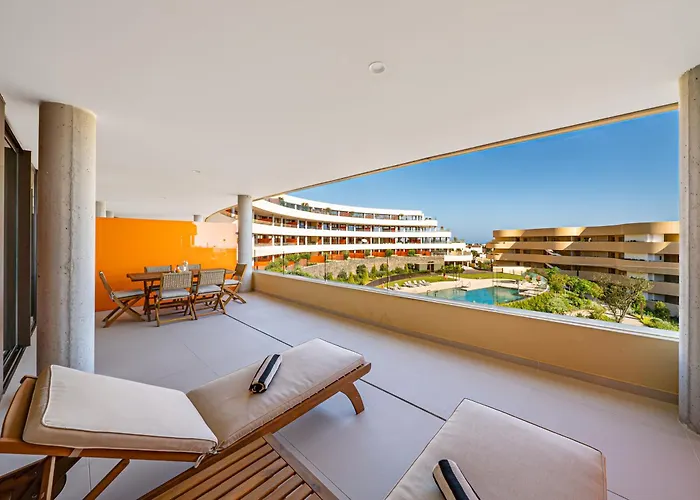 Modern In Prestigious El Higueron Apartament Fuengirola