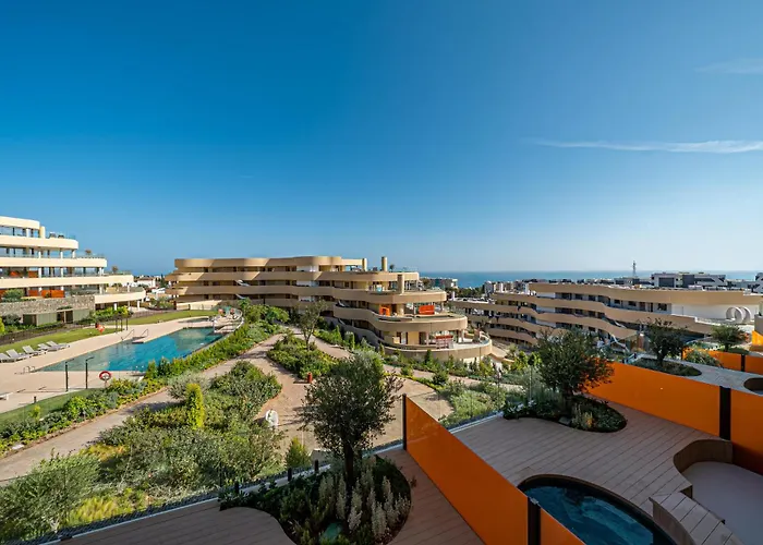 Modern In Prestigious El Higueron Fuengirola