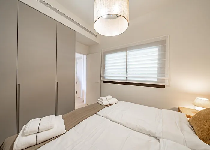 Modern In Prestigious El Higueron *