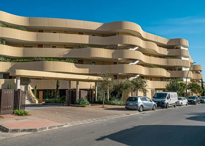 Modern In Prestigious El Higueron * Фуенхірола